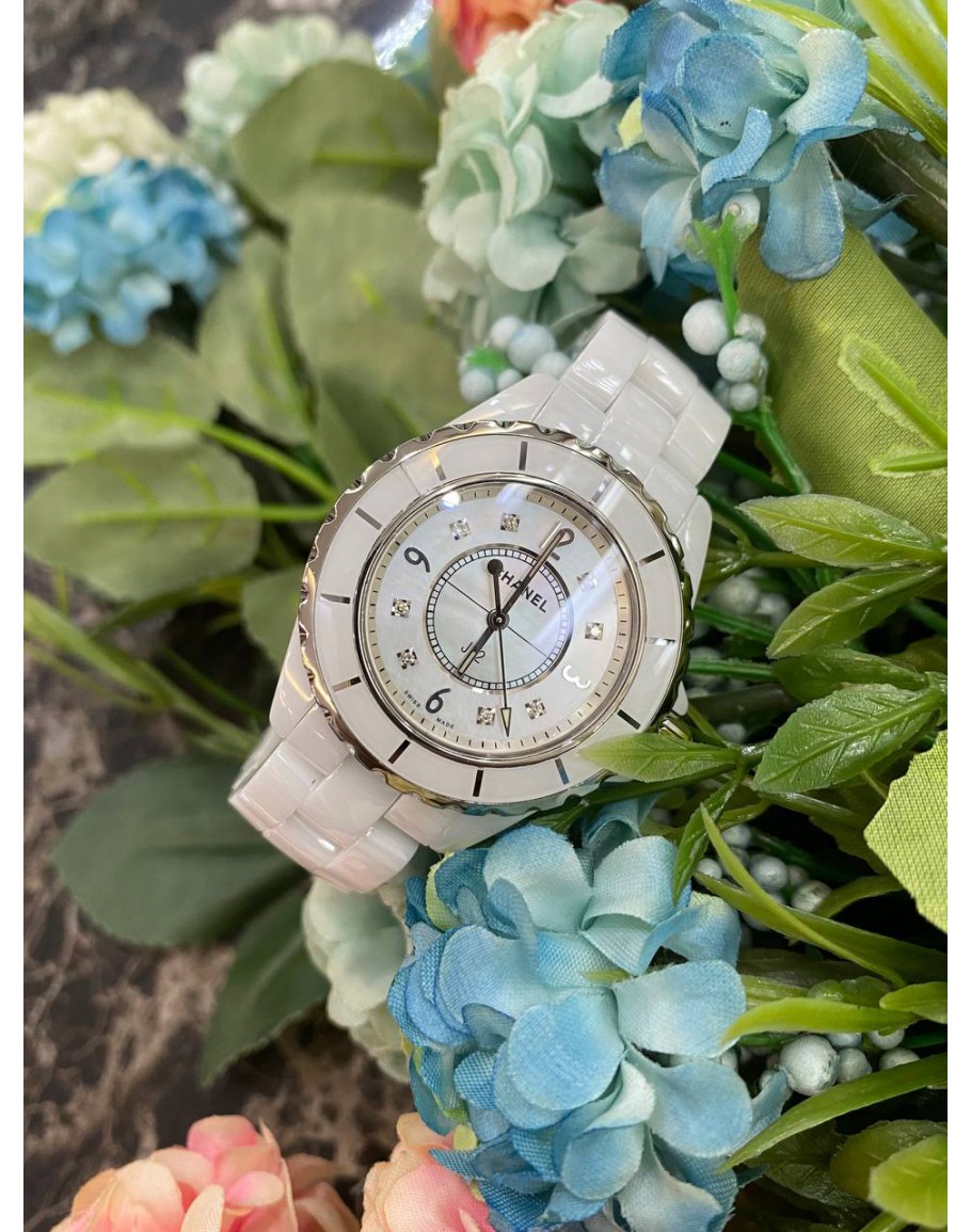 Chanel white shop ceramic watch flower